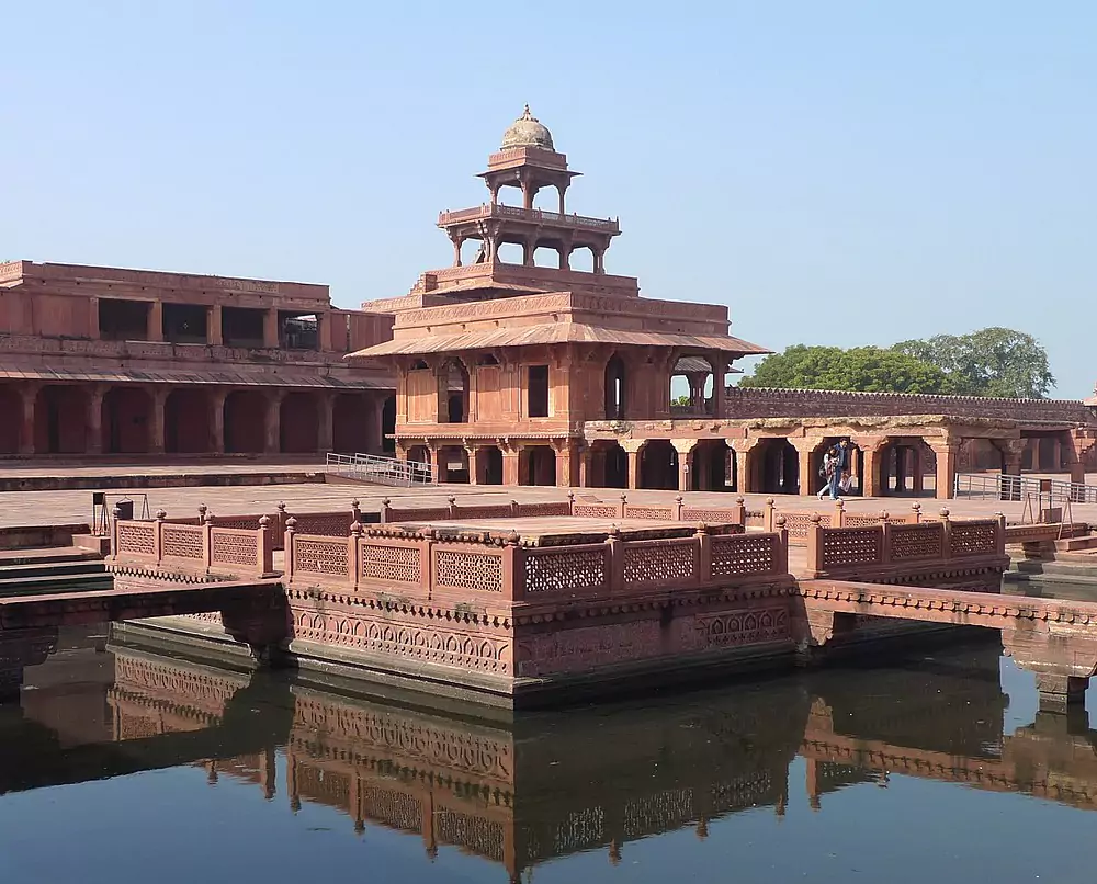 Top Attractions to Visit in Fatehpur Sikri